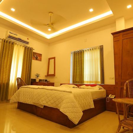 Sapphire Inn Nedumbassery Esterno foto