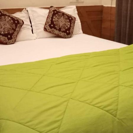 Sapphire Inn Nedumbassery Esterno foto
