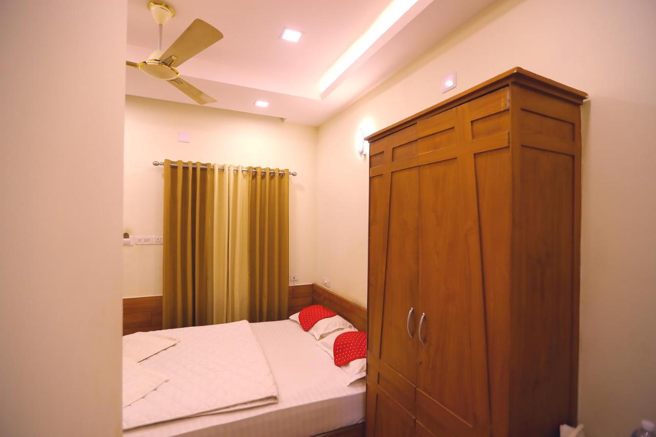 Sapphire Inn Nedumbassery Esterno foto