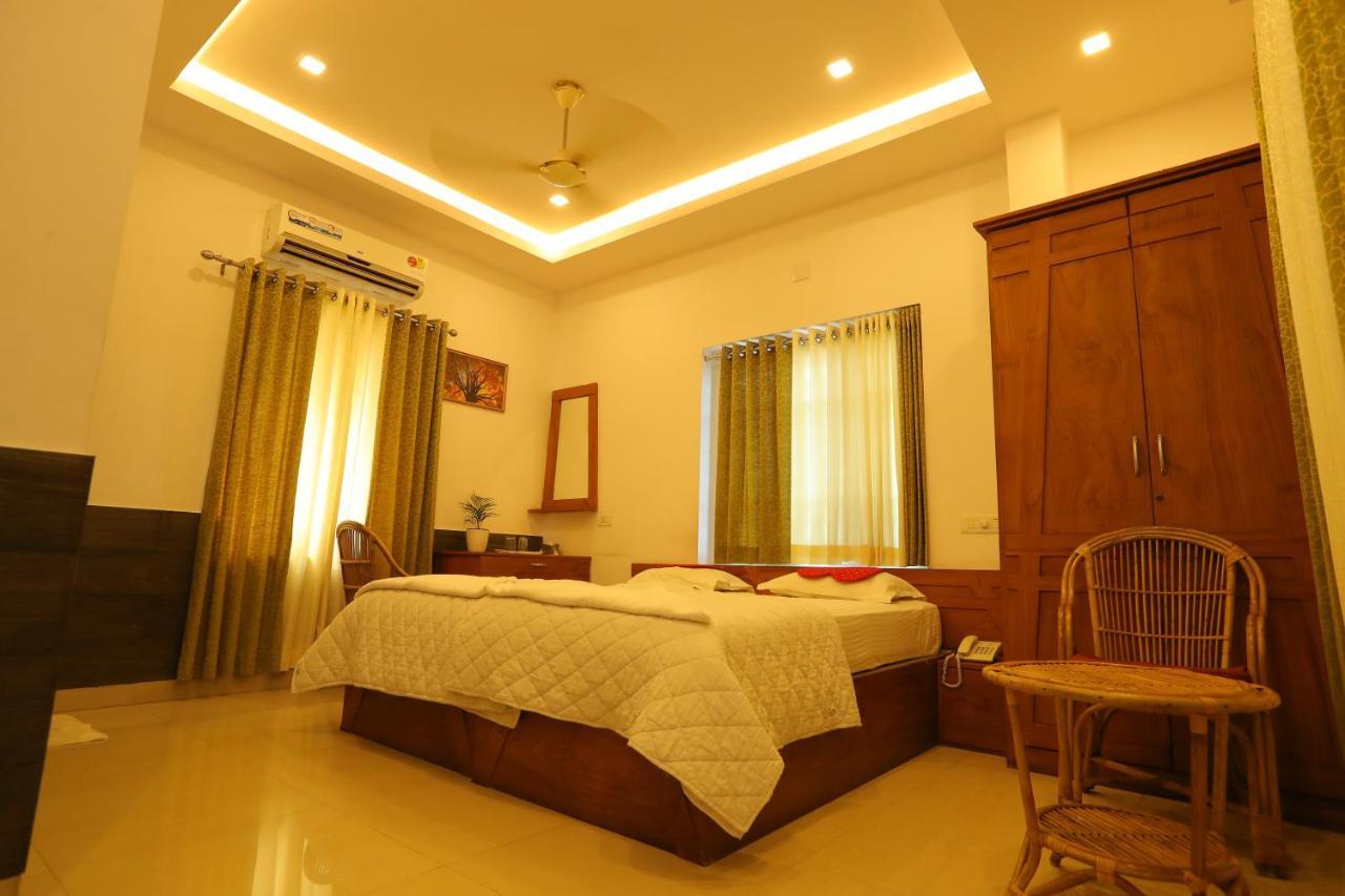 Sapphire Inn Nedumbassery Esterno foto