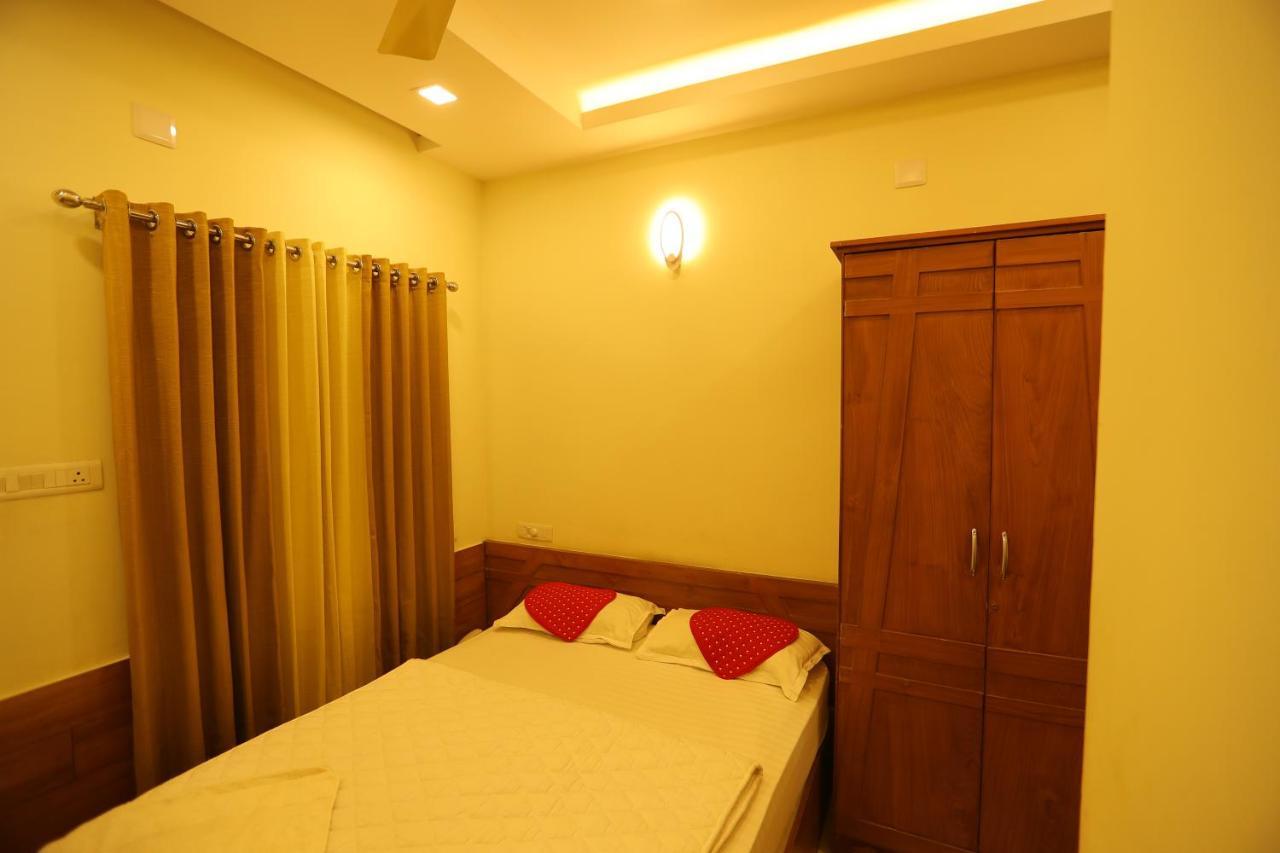 Sapphire Inn Nedumbassery Esterno foto