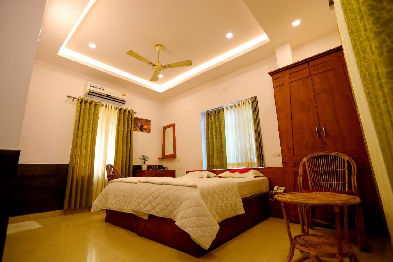 Sapphire Inn Nedumbassery Esterno foto