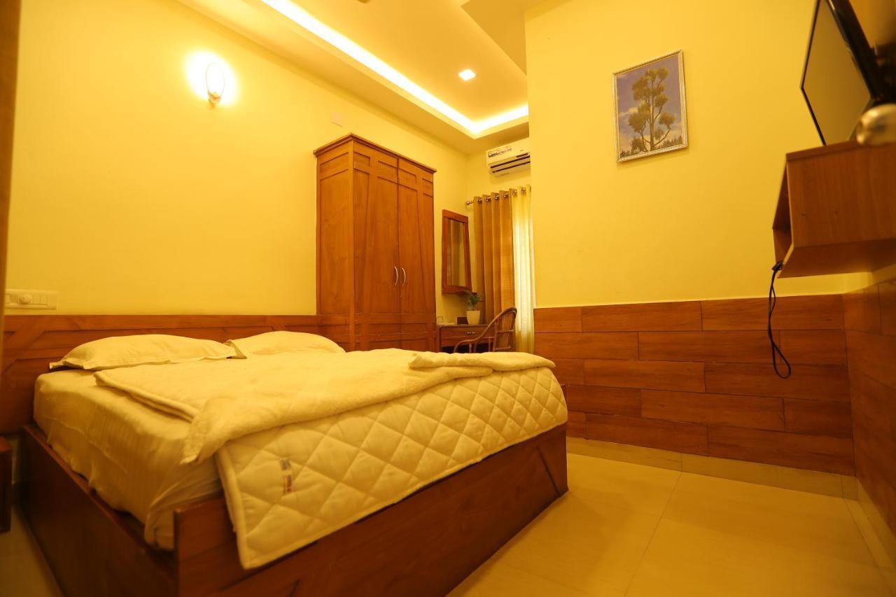Sapphire Inn Nedumbassery Esterno foto