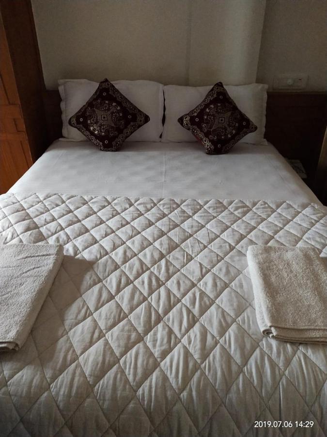 Sapphire Inn Nedumbassery Esterno foto