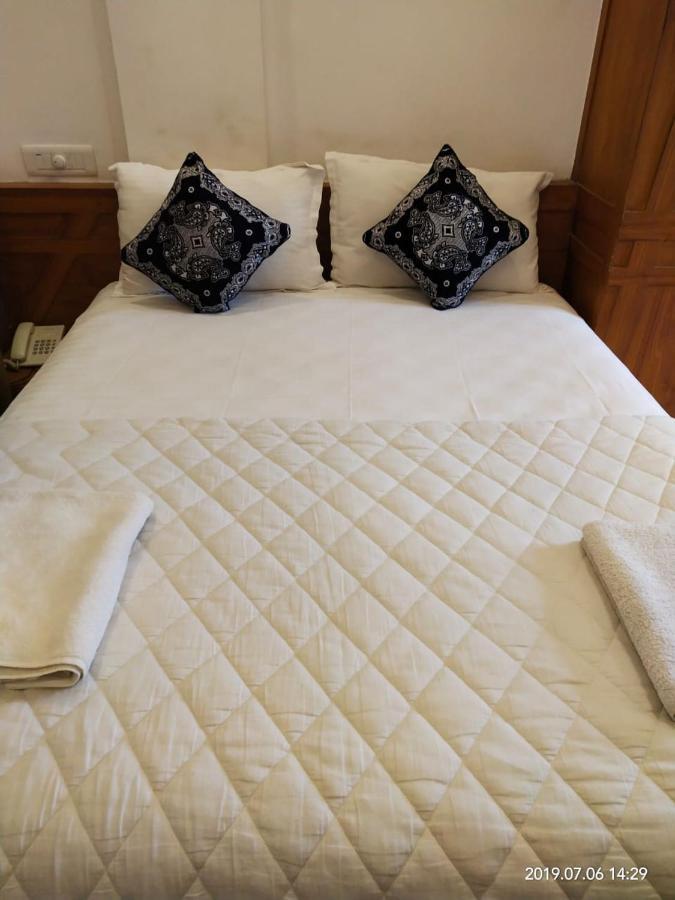 Sapphire Inn Nedumbassery Esterno foto