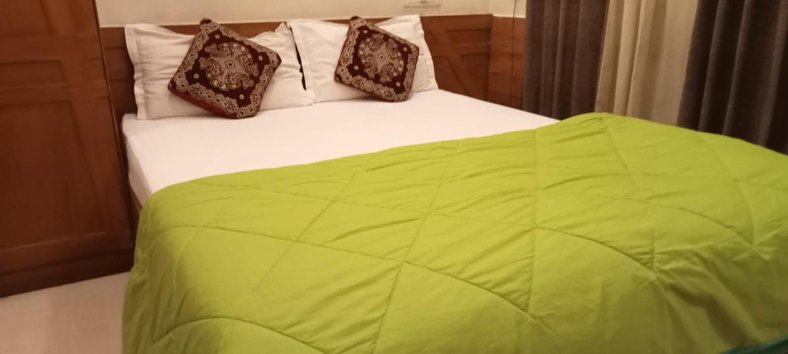 Sapphire Inn Nedumbassery Esterno foto