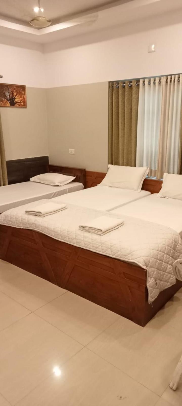 Sapphire Inn Nedumbassery Esterno foto